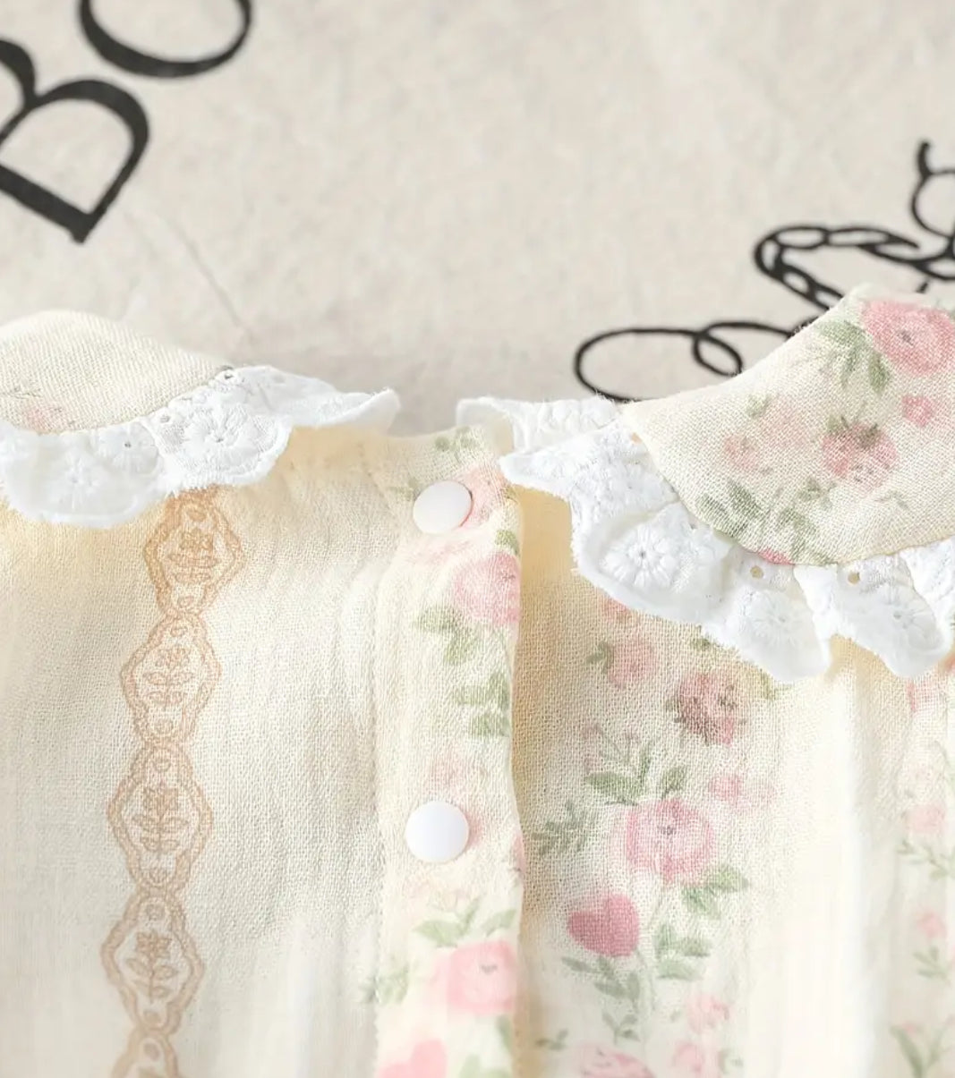 Barboteuse/Chemisier à manches longues fleuries